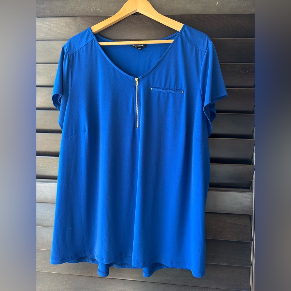Roz & Ali Blue 3X Short Sleeve Blouse Gold Zipper Detail